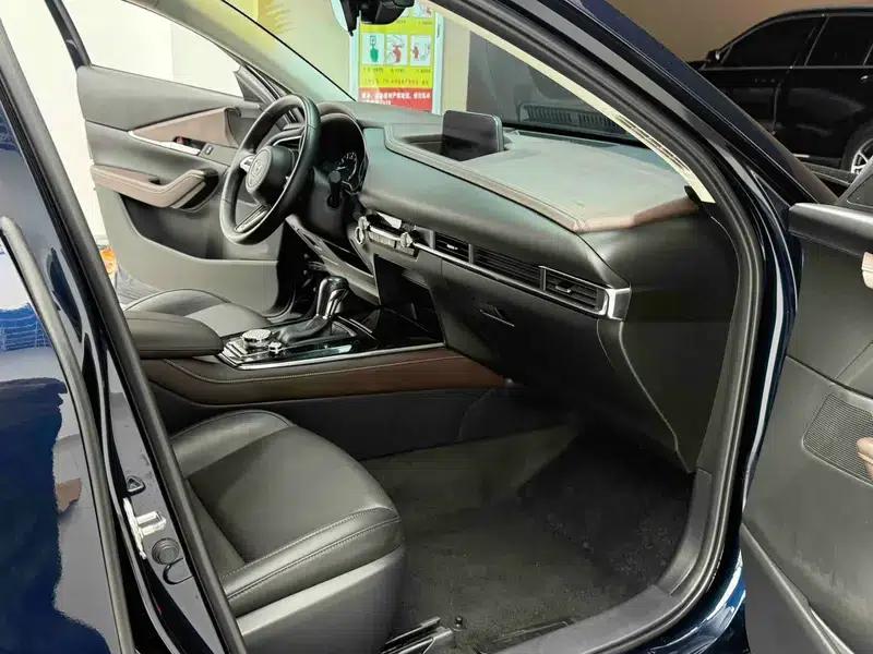 Mazda CX-30 2021 2.0L Automatic Comfort Edition — миниатюра 9