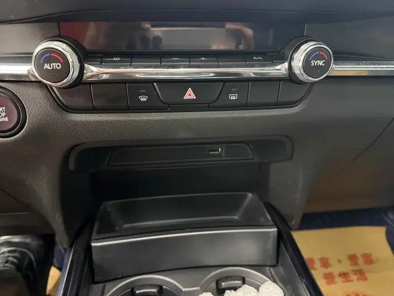 Mazda CX-30 2021 2.0L Automatic Elegance Edition — миниатюра 14