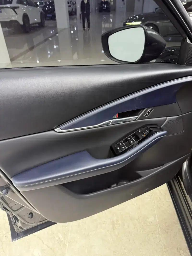 Mazda CX-30 2021 2.0L Automatic Elegance Edition — миниатюра 9