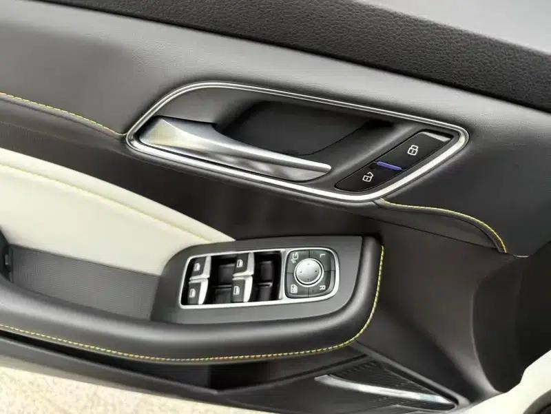 MG6 2021 Pro 1.5T Automatic Trophy Flagship Edition — миниатюра 21