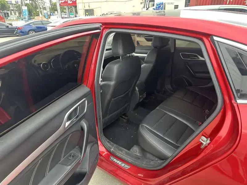 MG6 2017 20T Manual Luxury Smart Edition — миниатюра 9