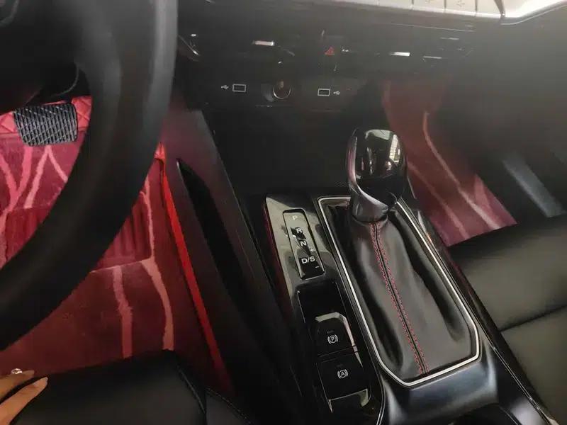 MG5 2021 180DVVT CVT Youth Luxury Edition — миниатюра 10