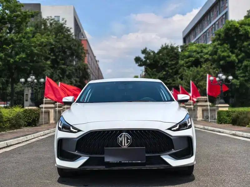 MG5 2023 180DVVT CVT Youth Luxury Edition — миниатюра 2