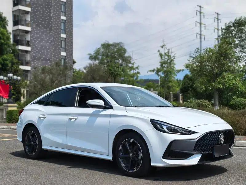 MG5 2023 180DVVT CVT Youth Luxury Edition — миниатюра 3