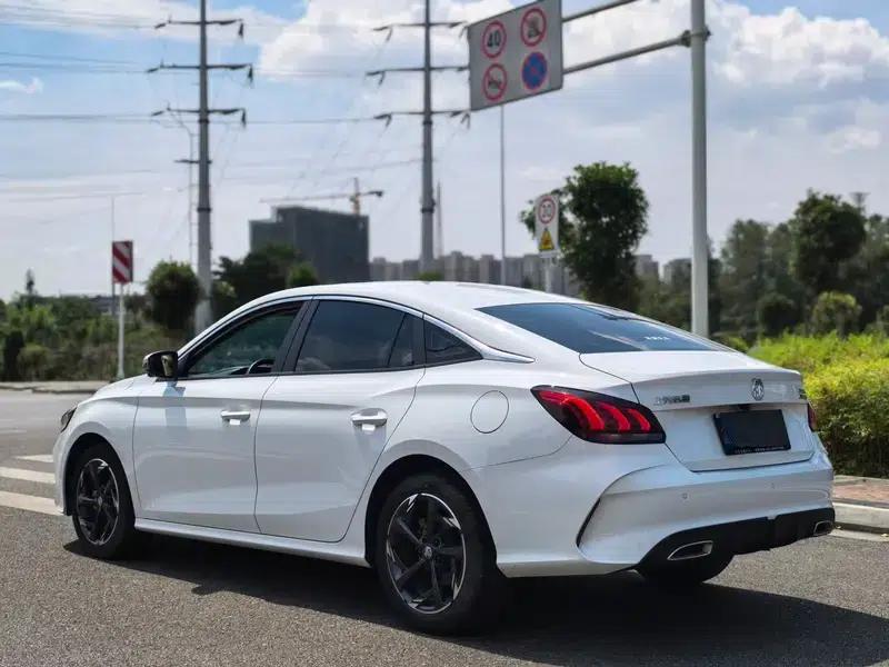 MG5 2023 180DVVT CVT Youth Luxury Edition — миниатюра 4