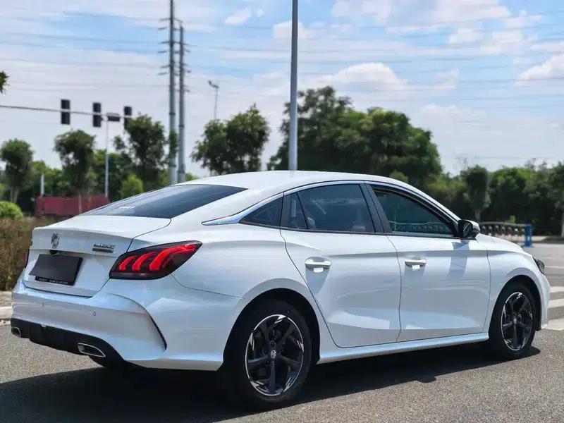 MG5 2023 180DVVT CVT Youth Luxury Edition — миниатюра 6