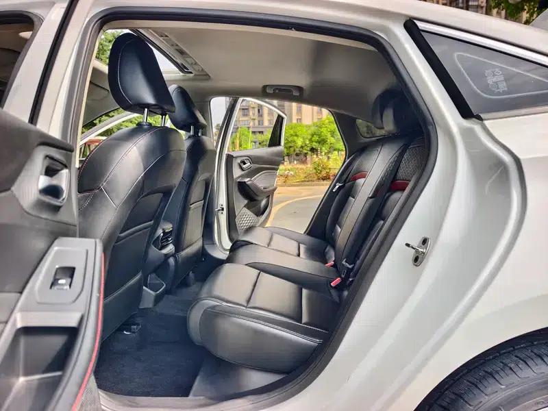 MG5 2022 180DVVT CVT Youth Luxury Edition — миниатюра 25