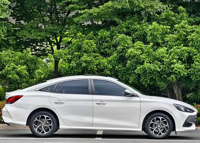 MG5 2022 180DVVT CVT Youth Luxury Edition — миниатюра 8