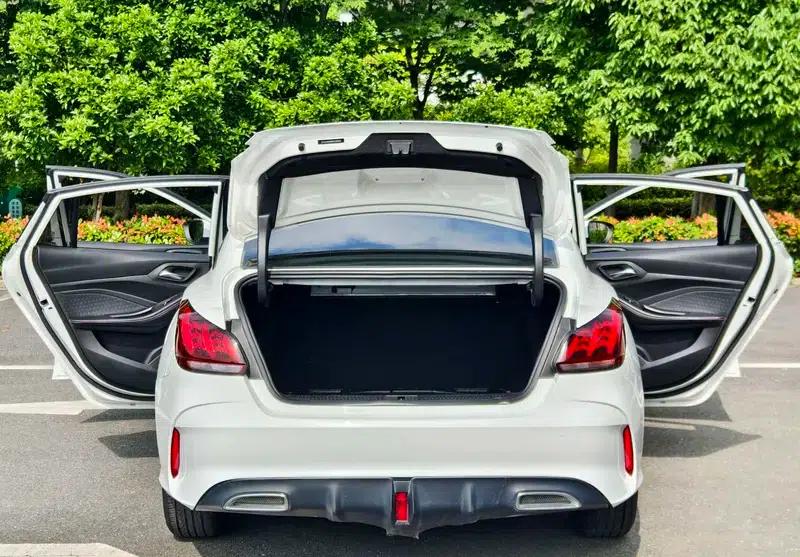 MG5 2022 180DVVT CVT Youth Luxury Edition — миниатюра 10