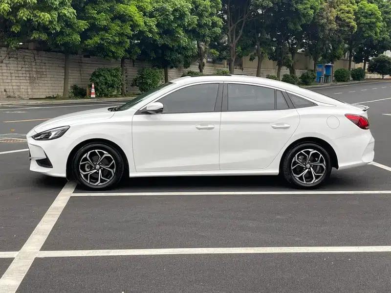 MG5 2021 180DVVT CVT Youth Luxury Edition — миниатюра 4