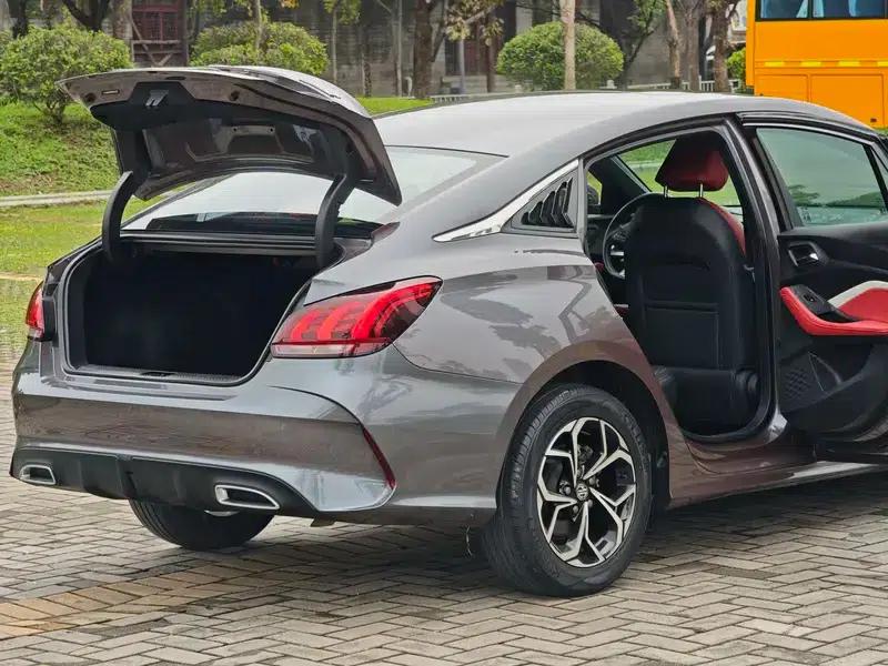 MG5 2021 Facelift 180DVVT CVT Youth Luxury Edition — миниатюра 11