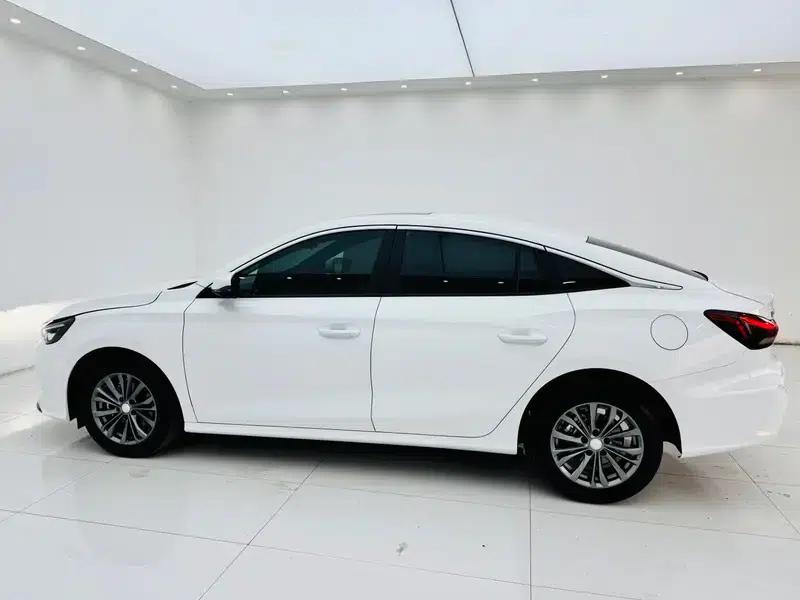 MG5 2026 180DVVT Global Luxury Edition — миниатюра 4