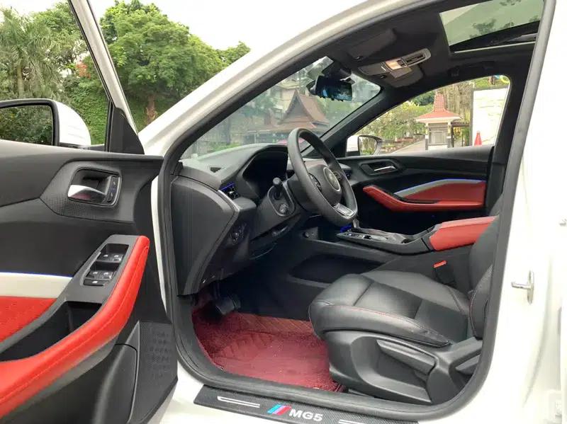 MG5 2022 180DVVT CVT Youth Luxury Edition — миниатюра 10