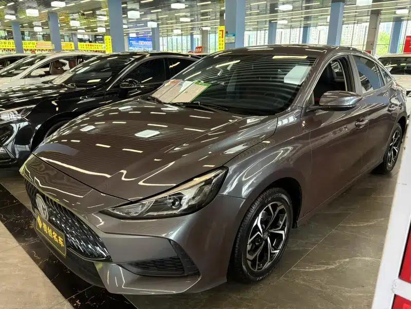 MG5 2023 180DVVT CVT Youth Luxury Edition — миниатюра 1