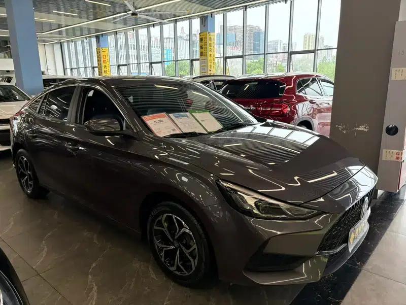 MG5 2023 180DVVT CVT Youth Luxury Edition — миниатюра 3