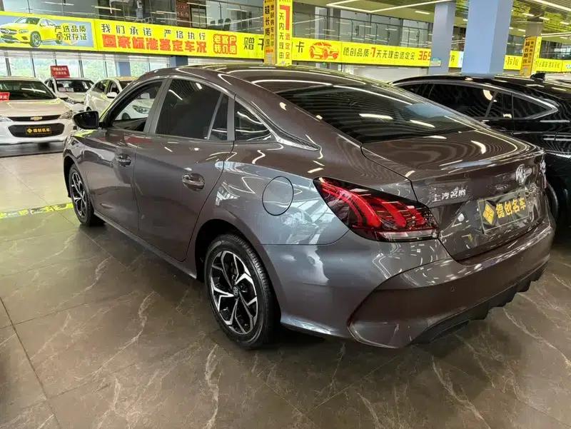 MG5 2023 180DVVT CVT Youth Luxury Edition — миниатюра 4