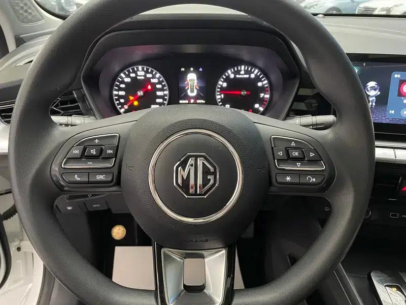 MG5 2023 180DVVT CVT Youth Luxury Edition — миниатюра 11