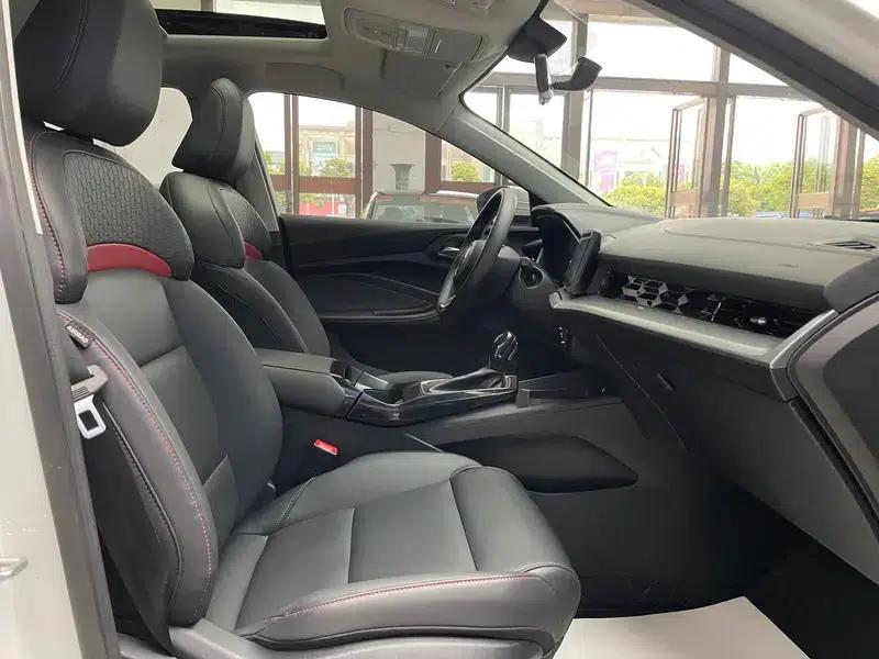 MG5 2023 180DVVT CVT Youth Luxury Edition — миниатюра 14