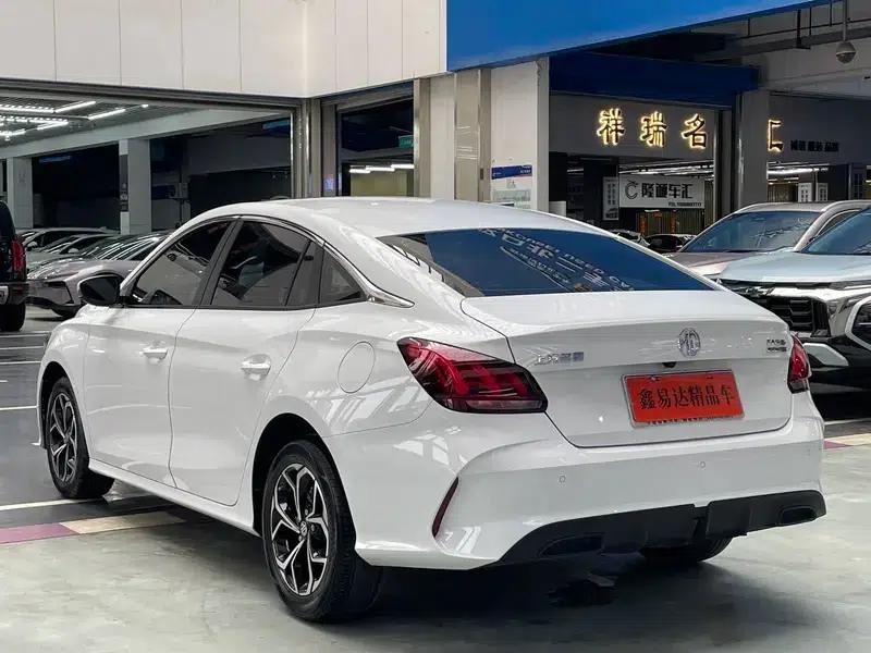 MG5 2023 180DVVT CVT Youth Luxury Edition — миниатюра 4