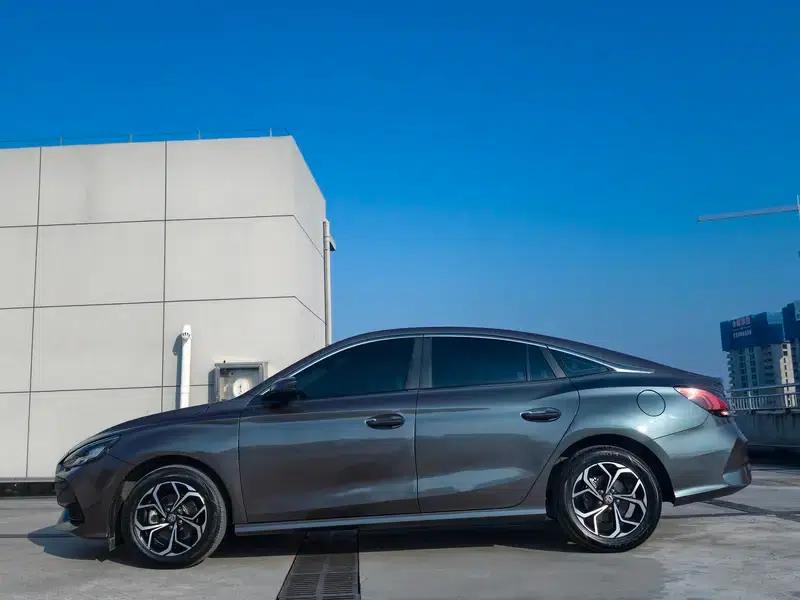 MG5 2022 180DVVT CVT Youth Luxury Edition — миниатюра 4