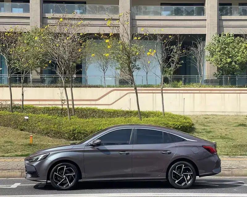 MG5 2021 Facelift 300TGI DCT Luxury Flagship Edition — миниатюра 3