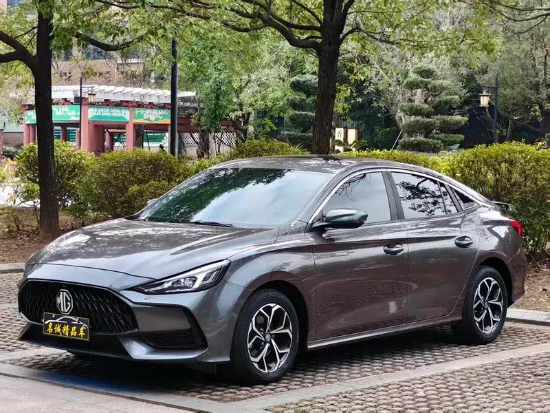 MG5 2021 180DVVT Manual Youth Luxury Edition — миниатюра 1