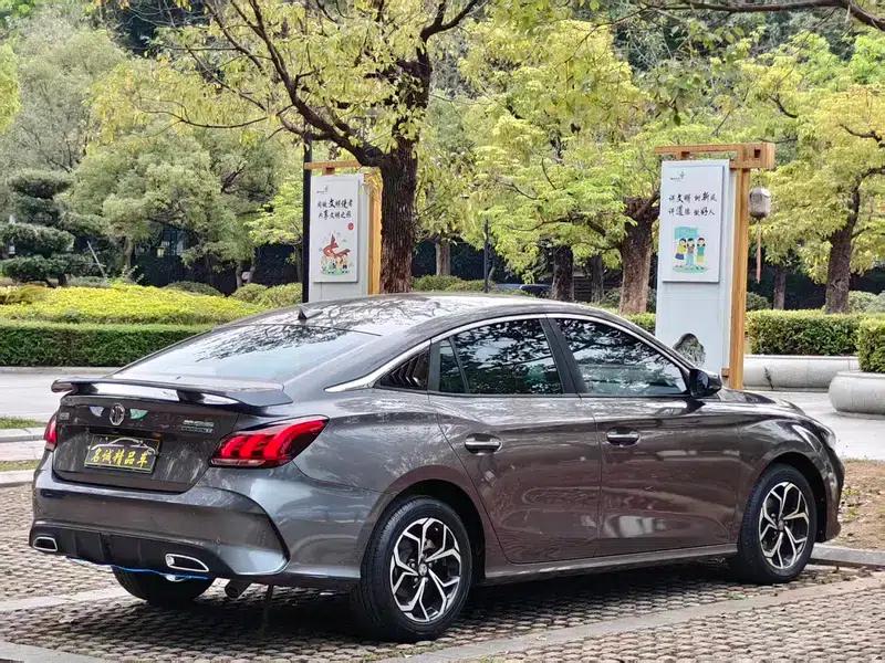 MG5 2021 180DVVT Manual Youth Luxury Edition — миниатюра 7