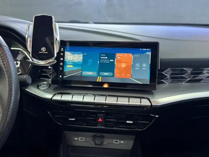 MG5 2022 300TGI DCT Trendy Luxury Edition — миниатюра 12