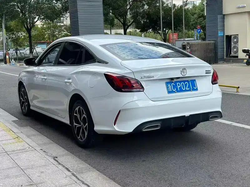 MG5 2021 Facelift 180DVVT CVT Youth Luxury Edition — миниатюра 4