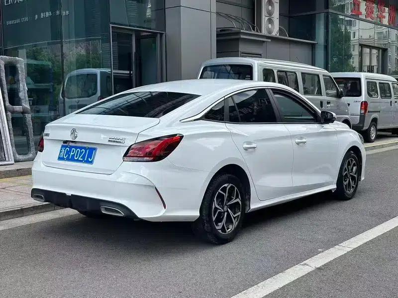 MG5 2021 Facelift 180DVVT CVT Youth Luxury Edition — миниатюра 6