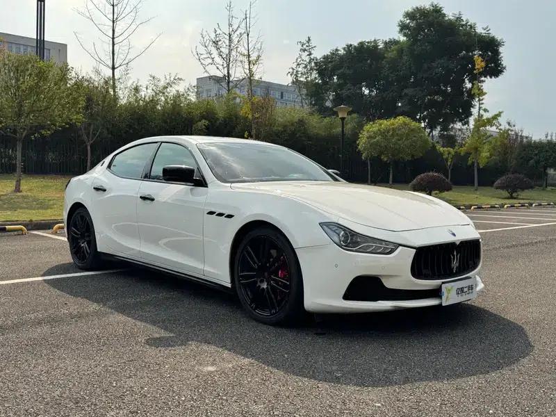 2014 Ghibli 3.0T Standard Edition — миниатюра 3