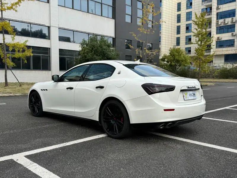 2014 Ghibli 3.0T Standard Edition — миниатюра 4