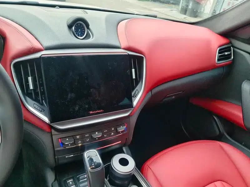 2021 Ghibli 2.0T Edge Edition — миниатюра 10