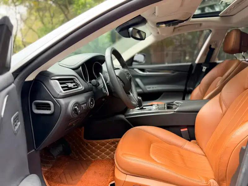 2017 Ghibli 3.0T Standard Edition — миниатюра 11