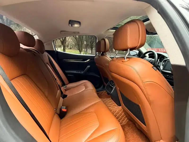 2017 Ghibli 3.0T Standard Edition — миниатюра 12