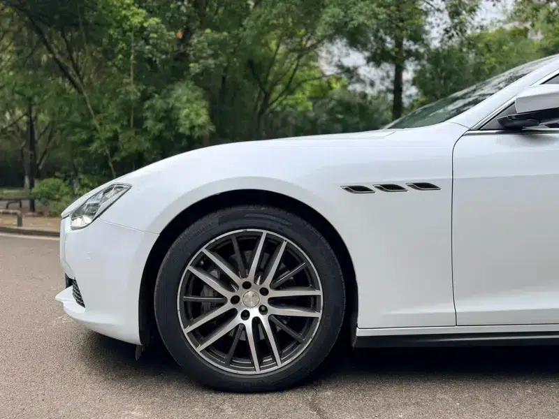 2017 Ghibli 3.0T Standard Edition — миниатюра 8