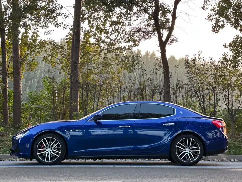 2017 Ghibli 3.0T Standard Edition — миниатюра 4