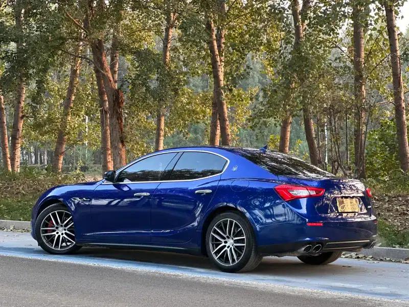 2017 Ghibli 3.0T Standard Edition — миниатюра 5