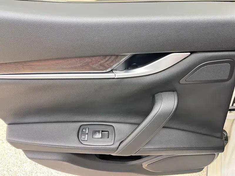 2014 Ghibli 3.0T Standard Edition — миниатюра 15