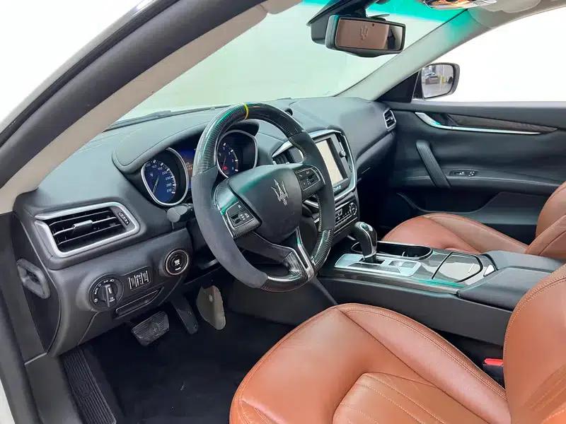 2014 Ghibli 3.0T Standard Edition — миниатюра 28