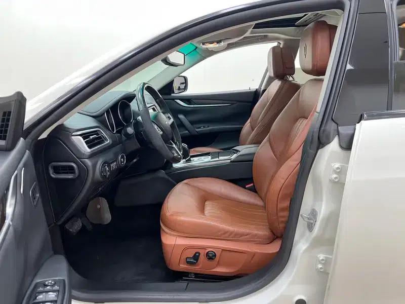 2014 Ghibli 3.0T Standard Edition — миниатюра 31