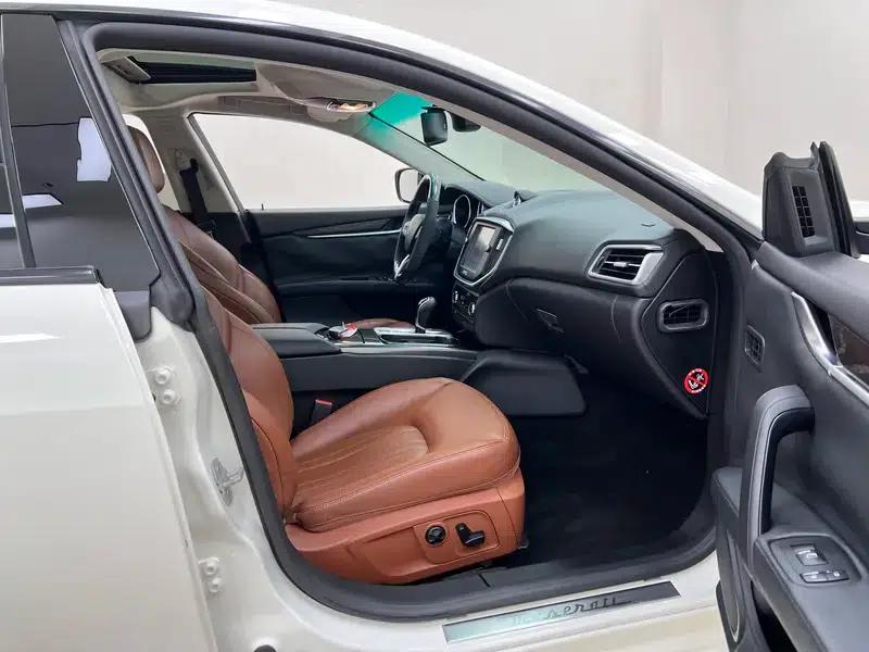 2014 Ghibli 3.0T Standard Edition — миниатюра 32