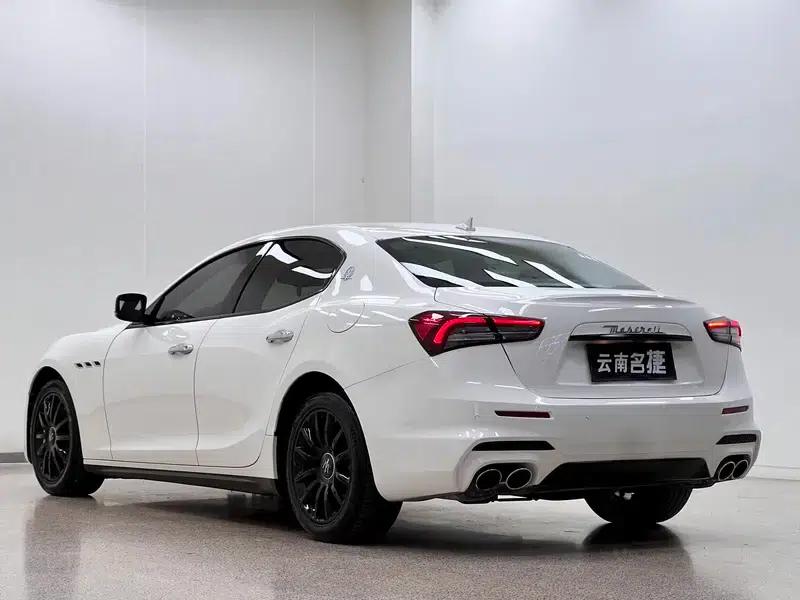 2014 Ghibli 3.0T Standard Edition — миниатюра 5