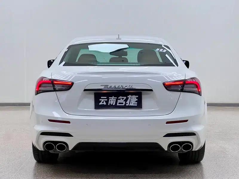 2014 Ghibli 3.0T Standard Edition — миниатюра 6