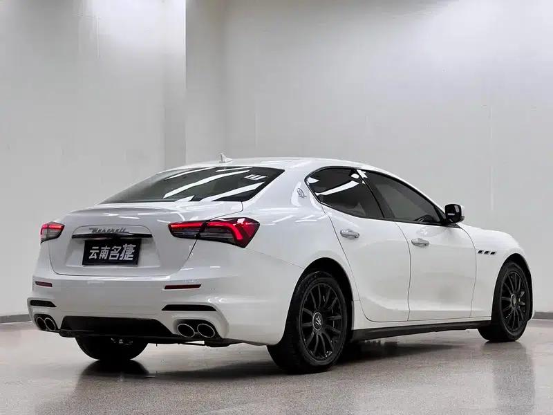 2014 Ghibli 3.0T Standard Edition — миниатюра 7