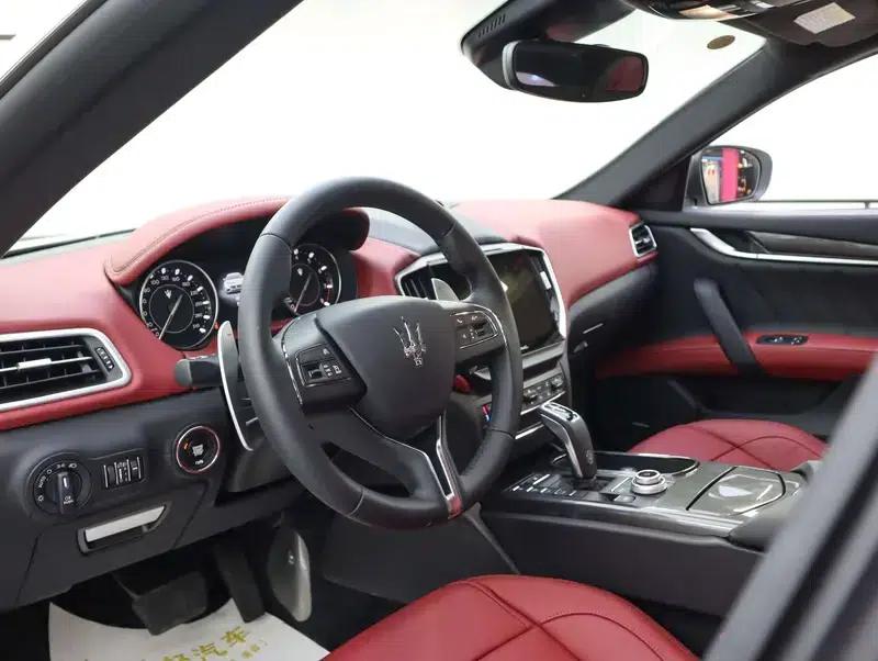 2023 Ghibli 2.0T GT — миниатюра 13
