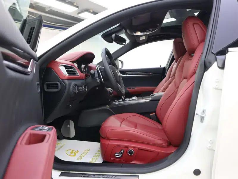2023 Ghibli 2.0T GT — миниатюра 15
