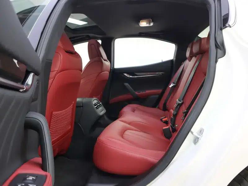 2023 Ghibli 2.0T GT — миниатюра 17