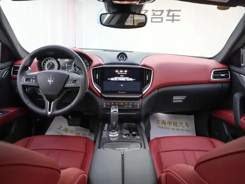 2023 Ghibli 2.0T GT — миниатюра 9