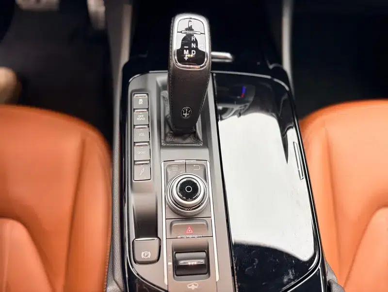 2020 Levante 3.0T Standard Edition — миниатюра 13